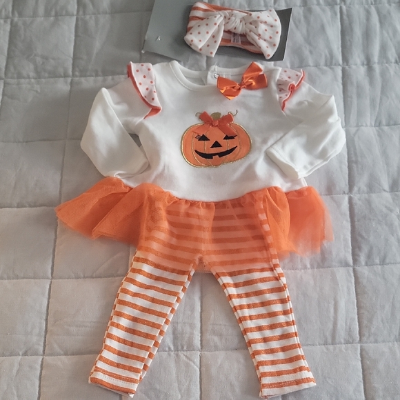 Baby Essentials Other - NWOT Halloween Outfit with Headband